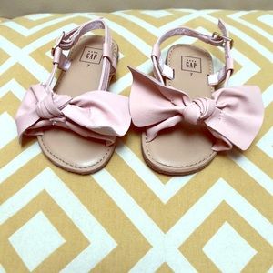 New! Leather pink sandals girl size 7
